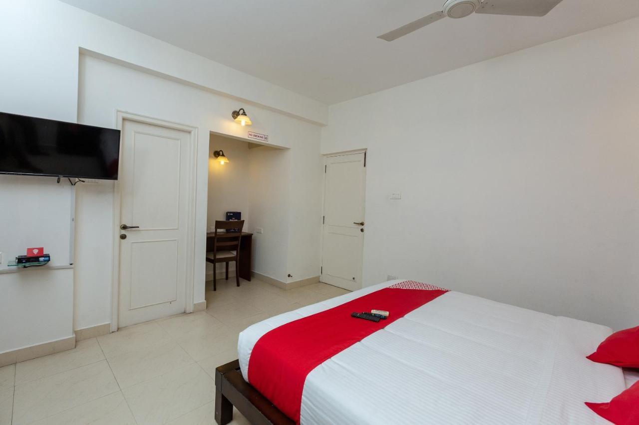 Oyo 23202 Cute Orange Service Apartments Ченнаи Экстерьер фото