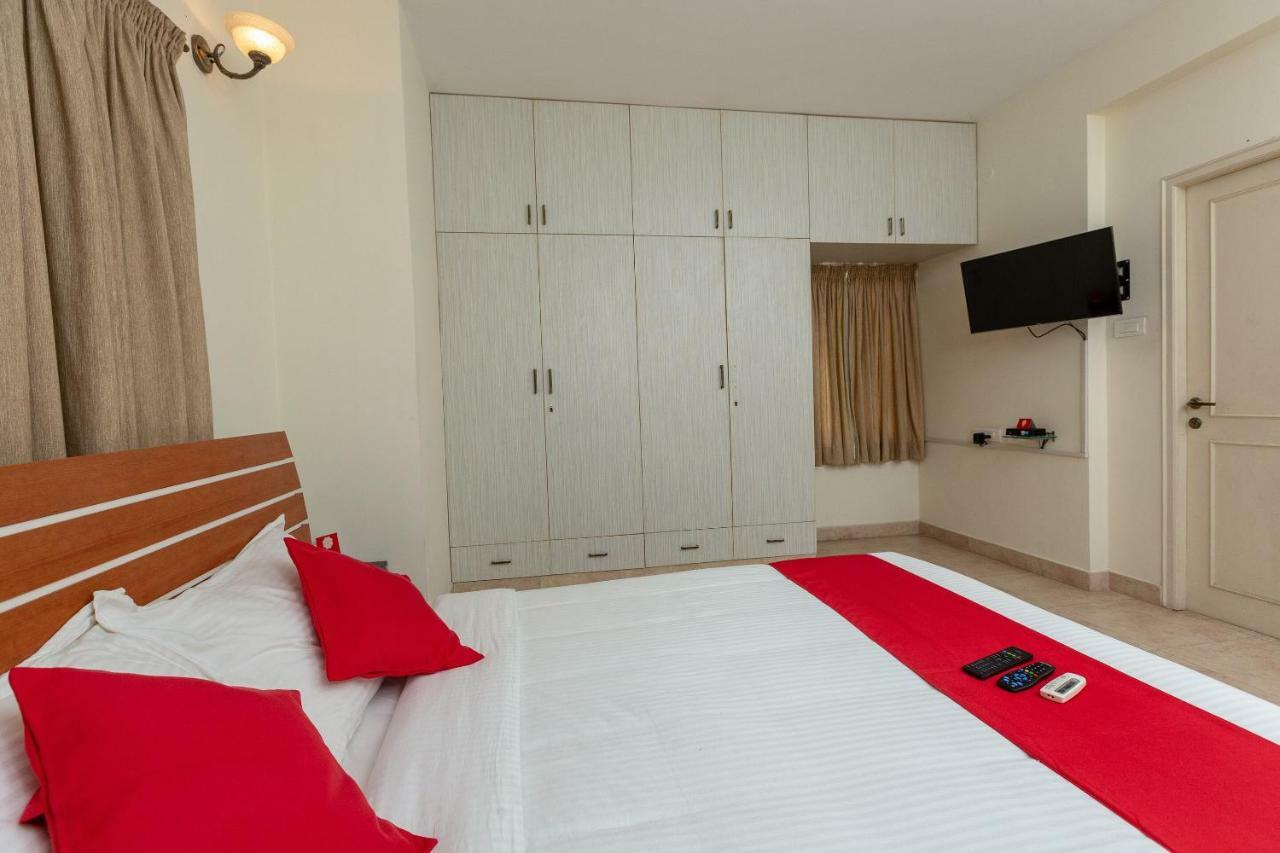 Oyo 23202 Cute Orange Service Apartments Ченнаи Экстерьер фото
